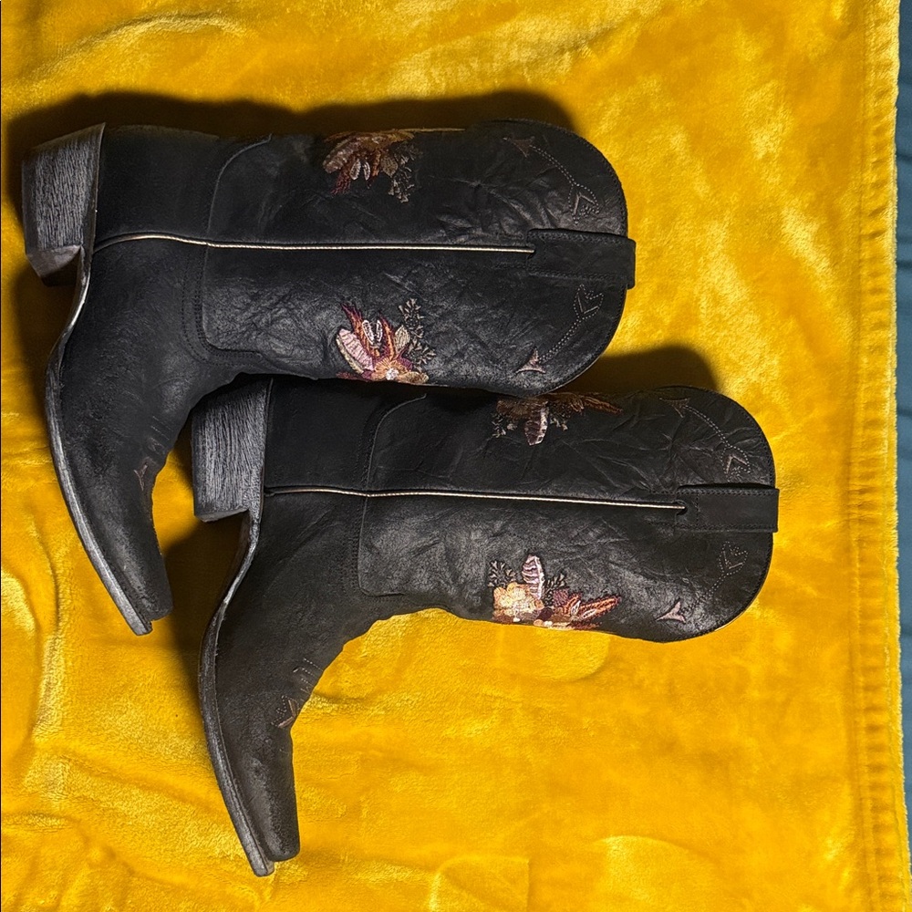 Shyanne Black Embroidered Heeled Boots